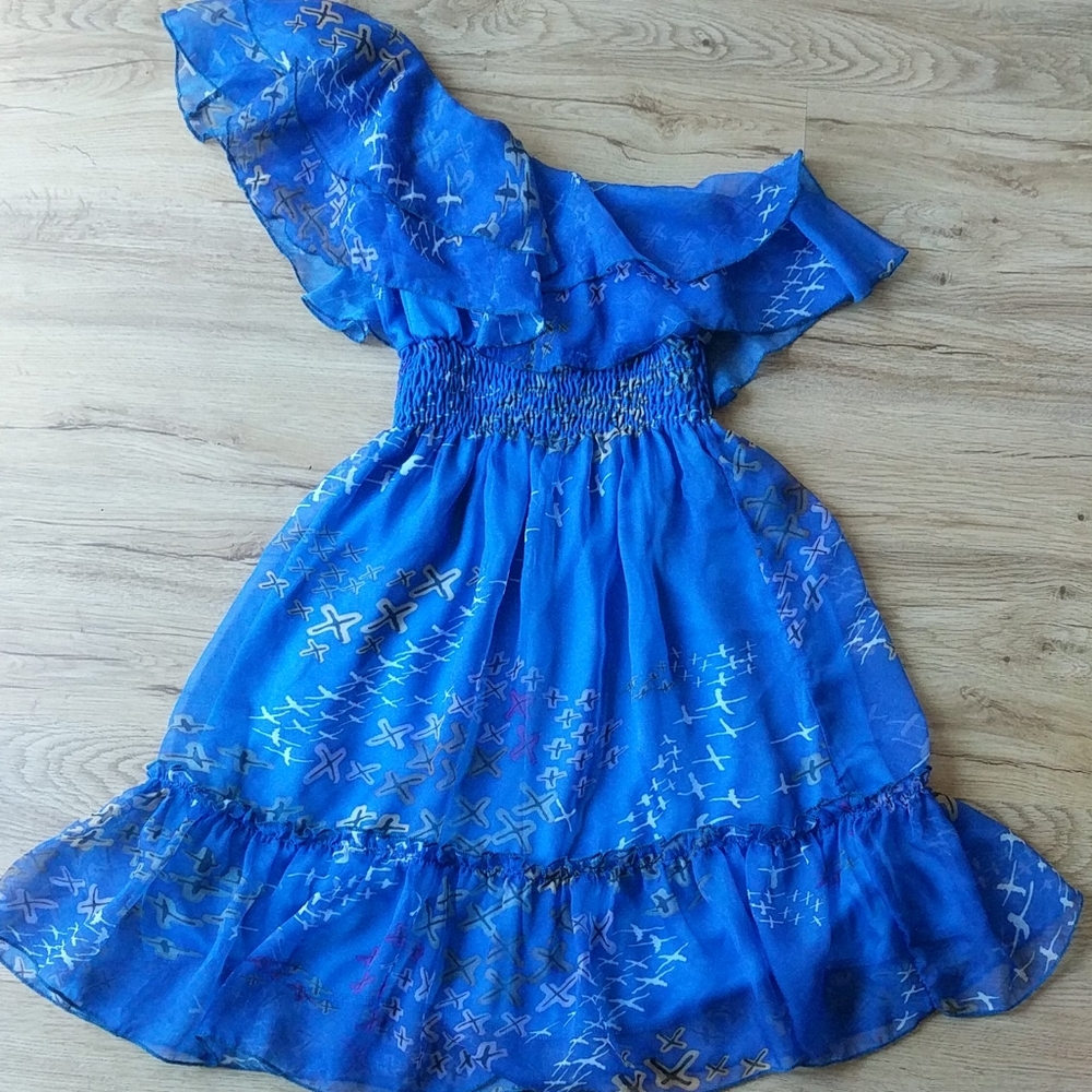 One shoulder dress